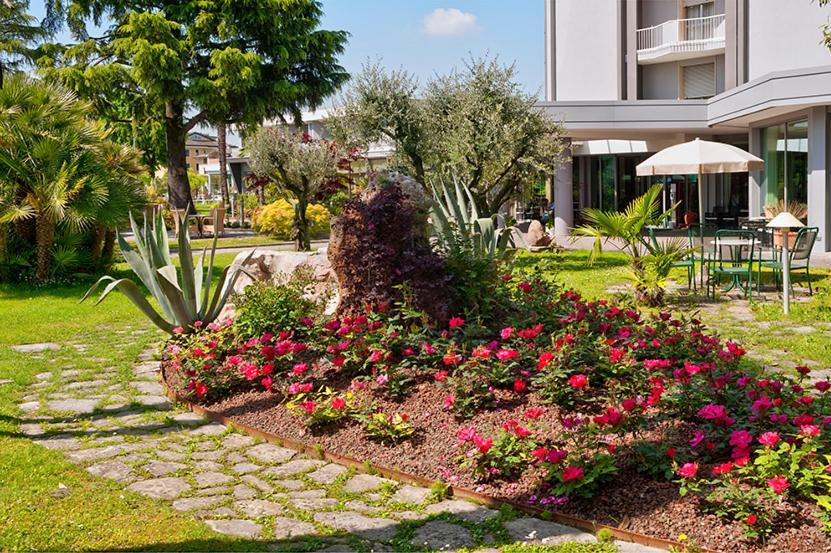 Hotel Harrys' Garden Abano Terme Exterior photo
