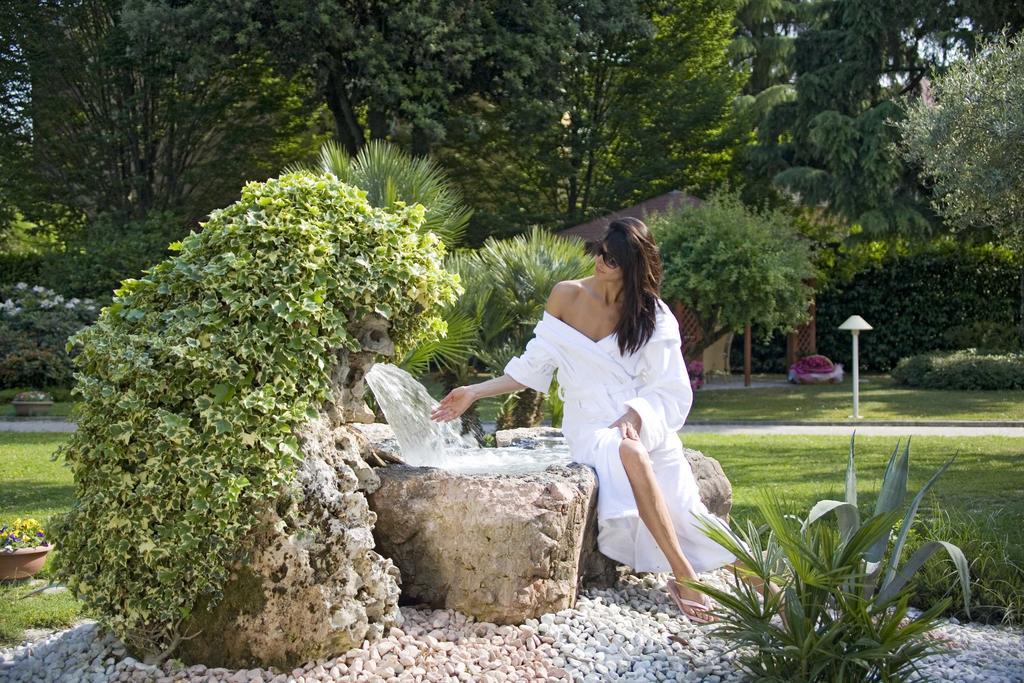 Hotel Harrys' Garden Abano Terme Exterior photo
